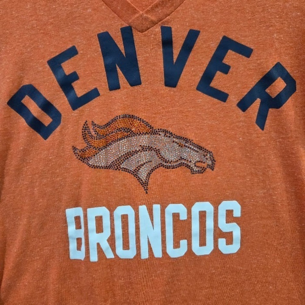 Denver Broncos Women's Large Bling T-Shirt Rhinestone V-Neck Orange NFL Sparkly - Picture 3 of 12